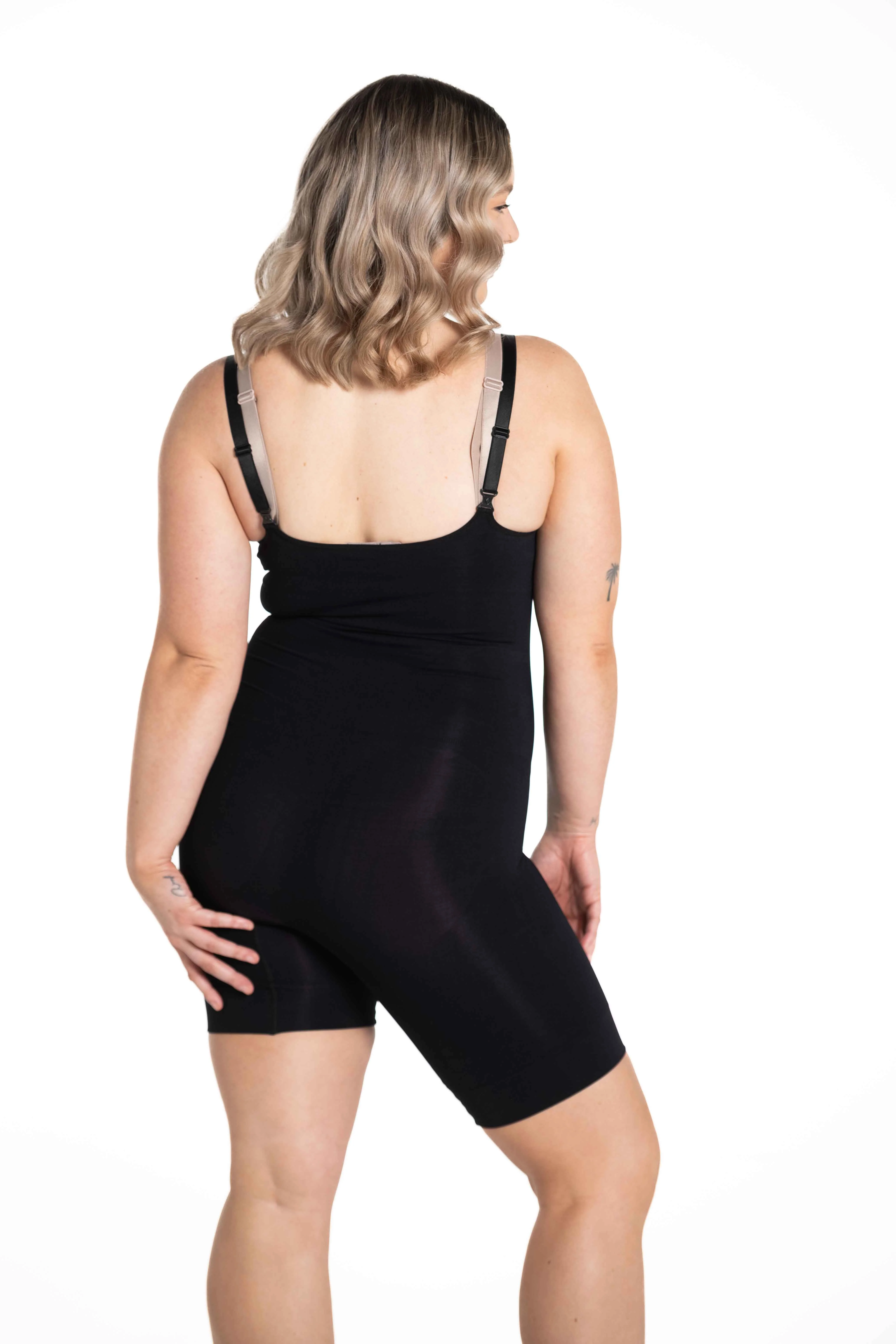 Emana Body Braless Medium Shorts - Image 12
